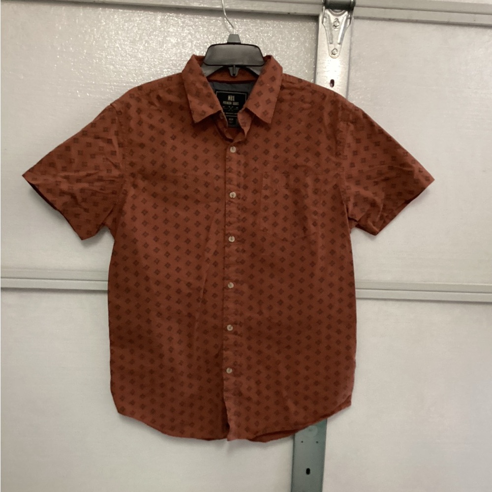 Men’s button down size medium dress shirt